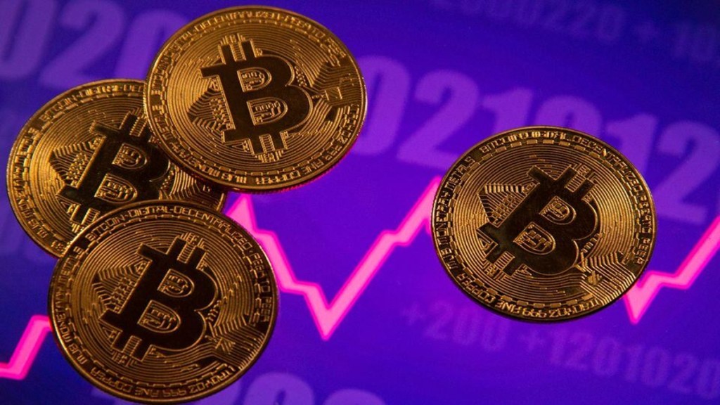 Bitcoin spot ETF, Approval News, Crypto investors, US SEC announcements, BlackRock, Fidelity