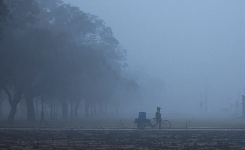 Noida administration extends school closure until January 6th due to cold wave.