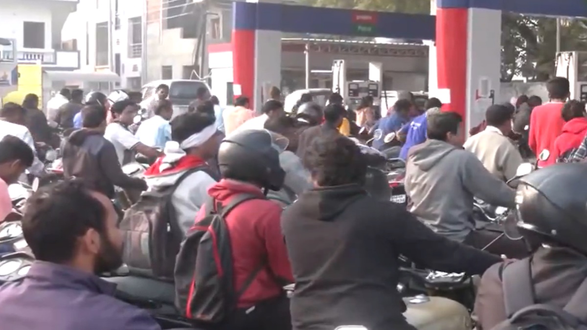 Long queues at petrol pumps as truckers' protest against hitandrun