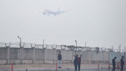 Several flights were also delayed and a few were cancelled due to the prevailing fog (Image/Reuters)