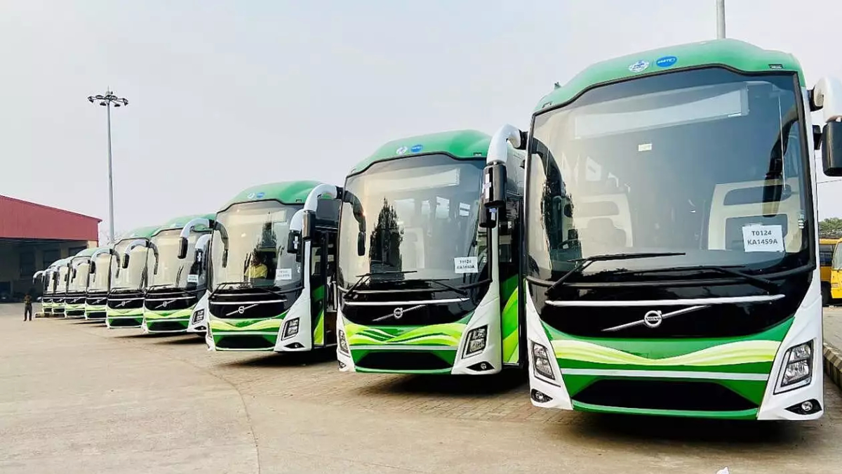 Naveen Launches LAccMI Bus Service in 6 More Districts