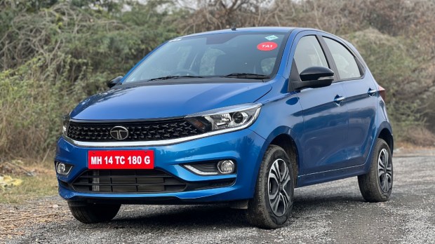 tata tiago cng amt