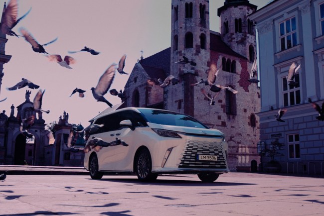 Lexus LM 350h