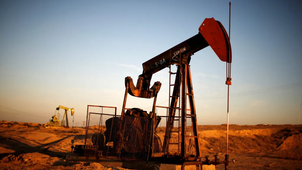 Pump Jacks are seen at sunrise near Bakersfield, California (Image/Reuters)