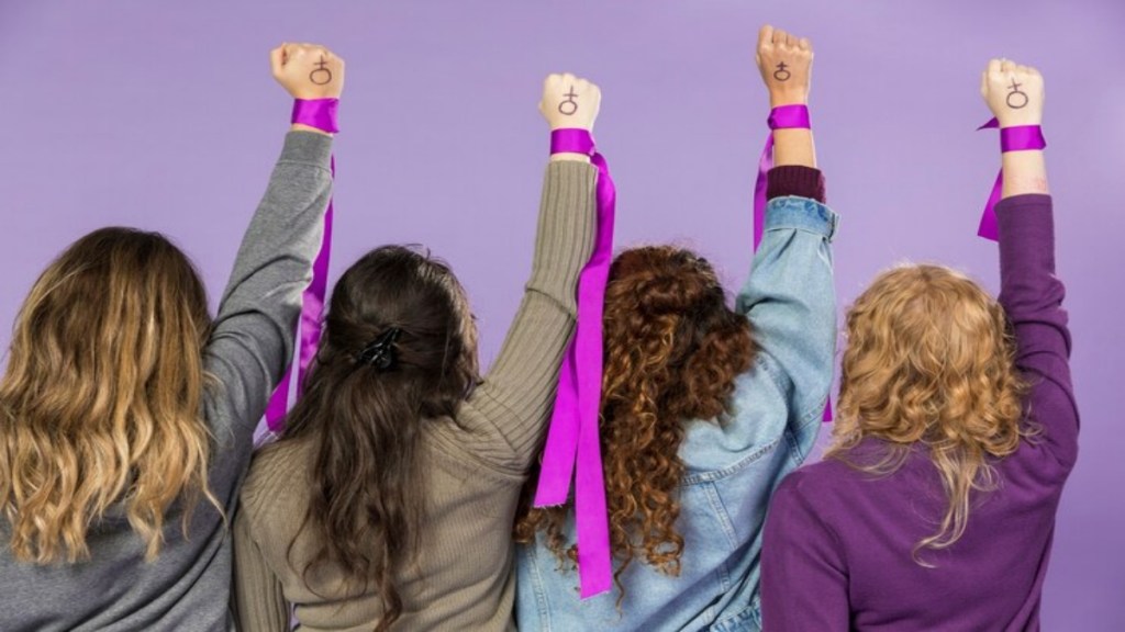 India has one of the world's lowest female labor force participation rates. (Image: Freepik)