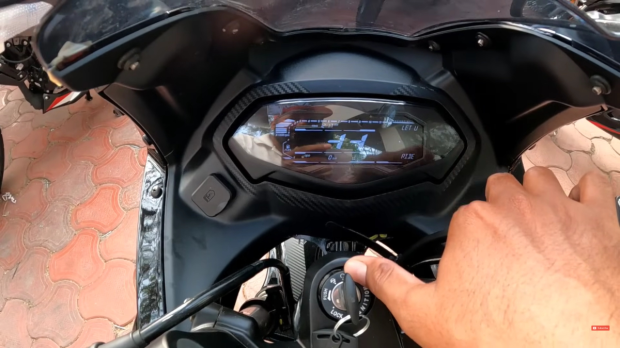 Bajaj Pulsar 220F