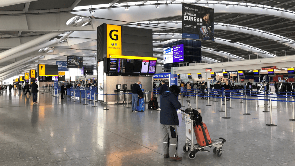 air passenger traffic, global passenger traffic, airport, airport operators, revenue growth, international travel, profitability margins