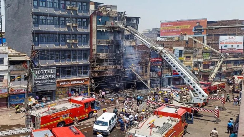 6 killed, over 20 rescued as massive fire engulfs Patna hotel | Video