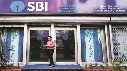 SBI charged Rs 10.68 crore as ‘commission’ from Finance Ministry for electoral bonds