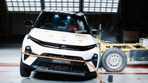 ev crash test