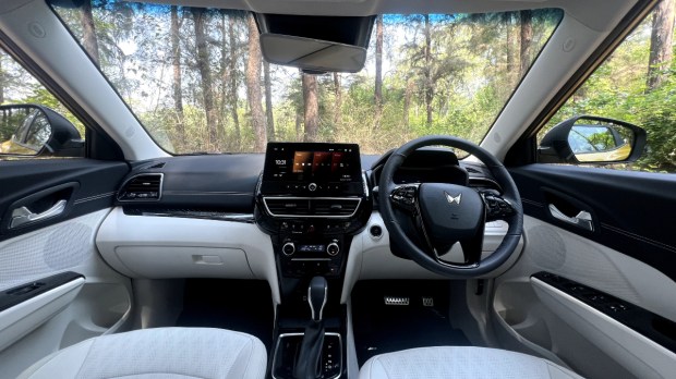Mahindra XUV 3XO interiors
