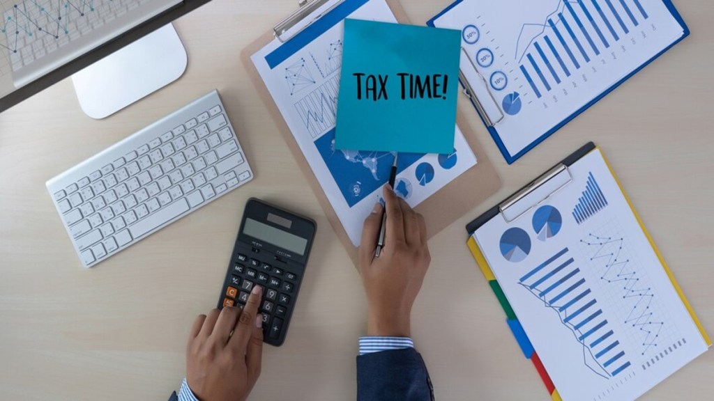 Income Tax Return: How to get maximum tax refunds | Check out these 5 ways! Income Tax Return: How to get maximum tax refunds | Check out these 5 ways!