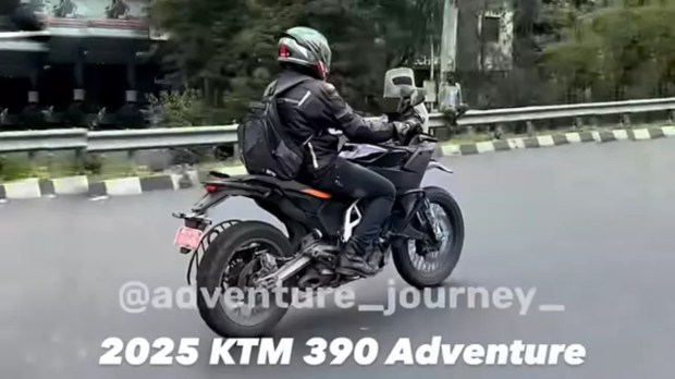 KTM 390 Adventure spied