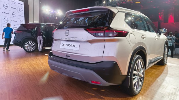 Nisssan X-Trail rear quarter