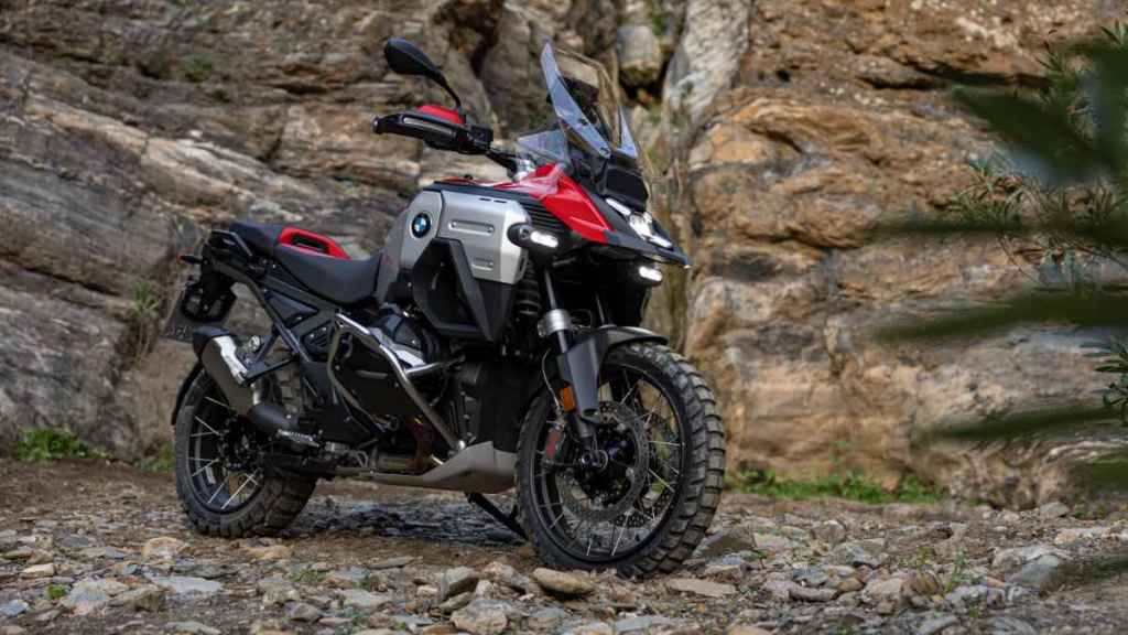 bmw r 1300 gsa unveiled
