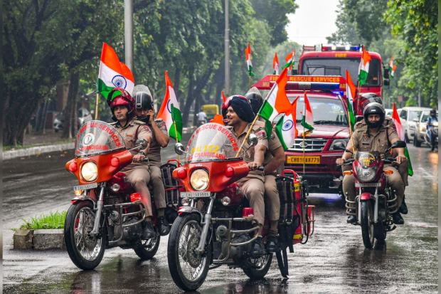 Staff from the Chandigarh fire department participated in a rally for the 'Har Ghar Tiranga' campaign. (Photo: PTI)