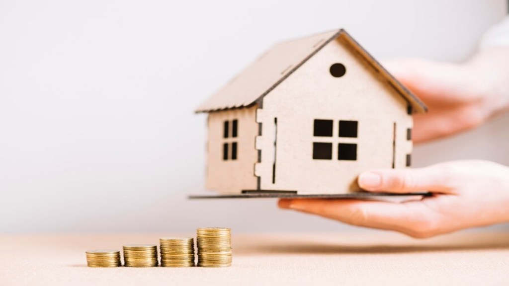 No more easy top-up housing loans! RBI asks banks, NBFCs to 'review' policy and take remedial action