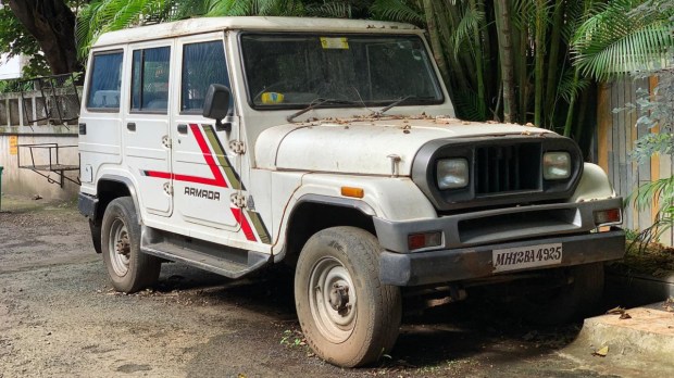 Mahindra Armada