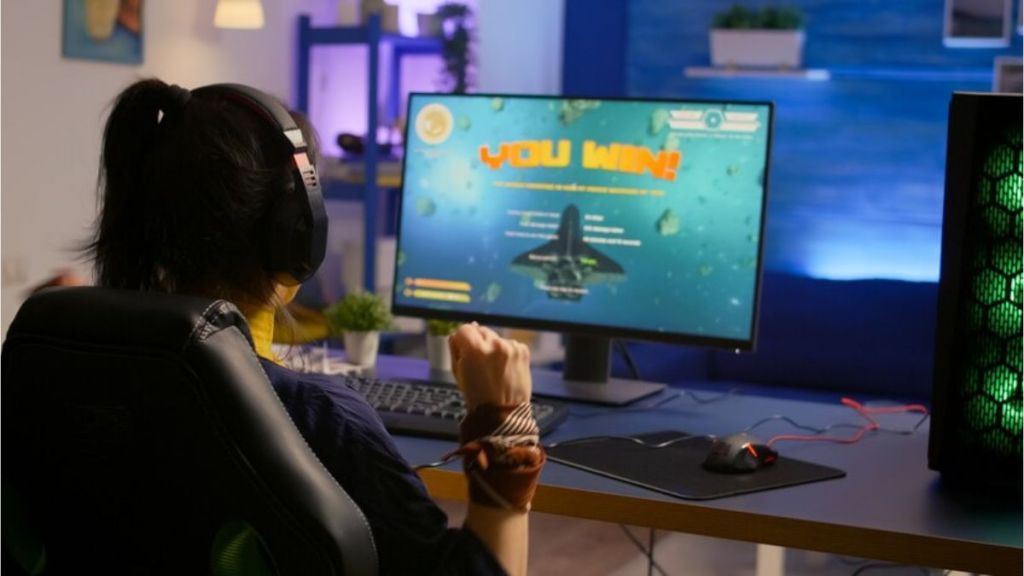 With over 450 million players in India and millions more worldwide, the widespread adoption of smartphones has laid a fertile ground for game development, particularly mobile games. (Image: freepik)
