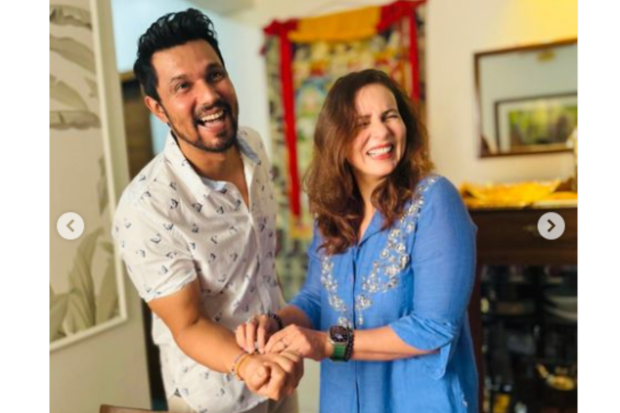Randeep Hooda posted a Raksha Bandhan celebration photo with her sister. “Happy Rakshabandhan to everyone 🤗🤗May we always bring joy, safety and respect to each other. I always got your back sis (you always have mine),” he wrote. (Photo: Instagram)