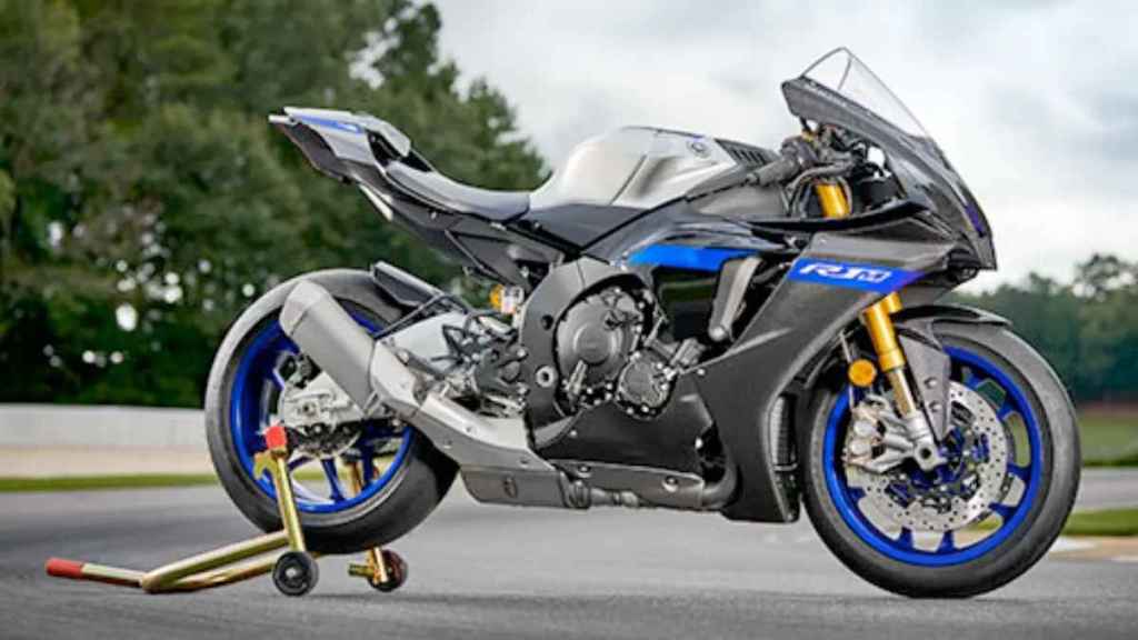 yamaha r1