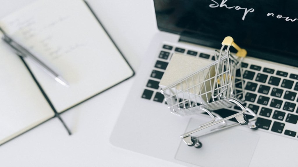 E-commerce jobs: Online vendors employ 54% more people on average than offline vendors, says survey