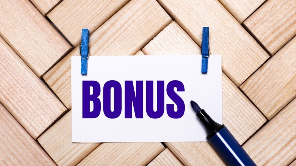 Calculate 78-day Dussehra bonus based on Rs 18000 salary, not notional pay of Rs 7000 - THESE central govt employees demand