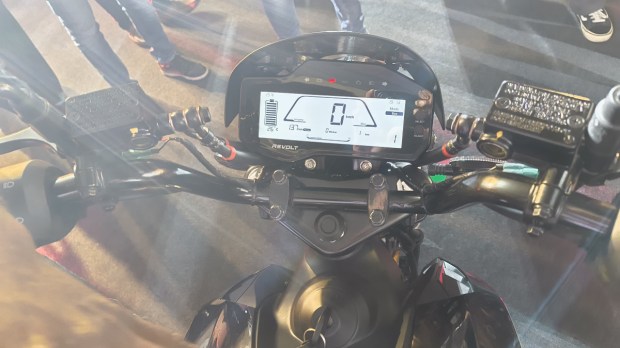 REvolt RV1 instrument panel