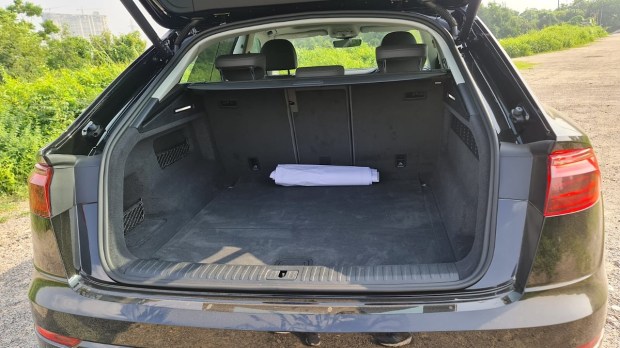 Audi Q8 boot