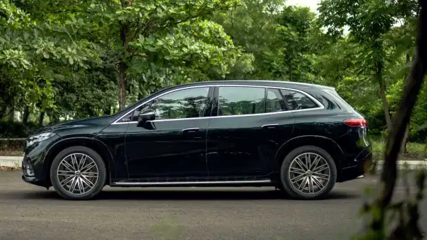 mercedes benz eqs suv review