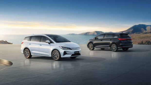 BYD eMax7