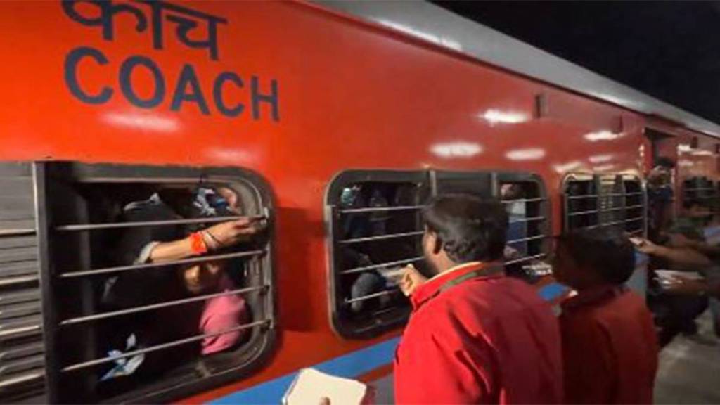 Passengers of Bagmati Express train accident arrive in Darbhanga on
