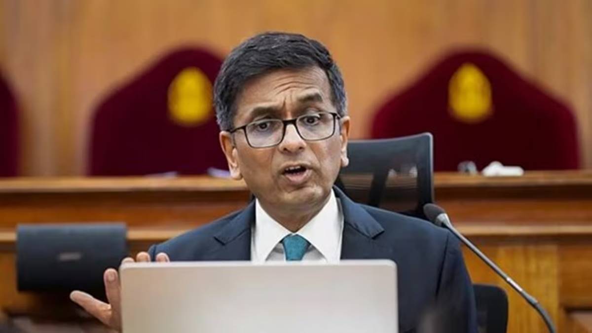 Former CJI DY Chandrachud Babri Masjid Remark: सोशल मीडिया पर छिड़ी बहस और जजों की नोकझोंक !!