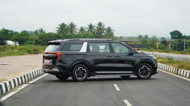 Kia Carnival review