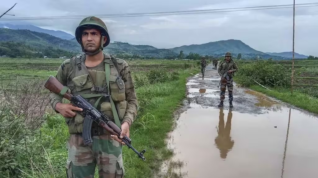 Manipur: Hand grenade with warning note found in front of college near Raj Bhavan in Imphal