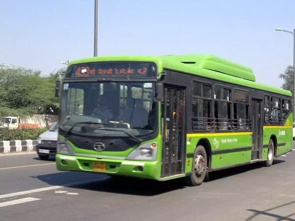 Two, including police constable, mowed down by DTC bus in Delhi