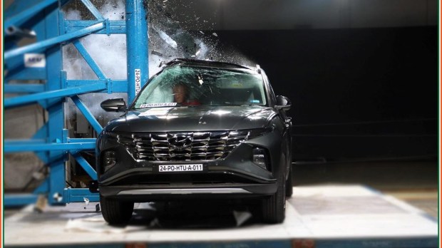 Hyundai Tucson side pole impact