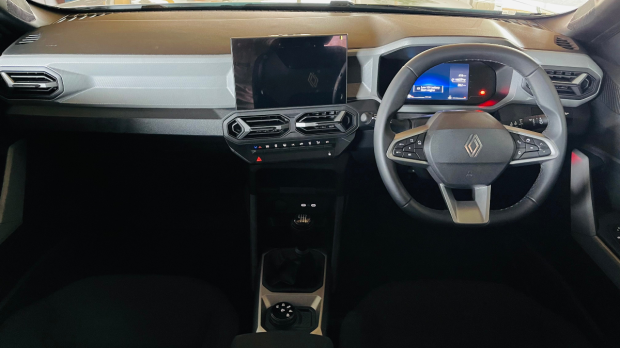 renault Duster RHD