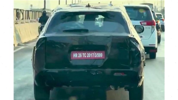 Maruti Grand Vitara 7S spied