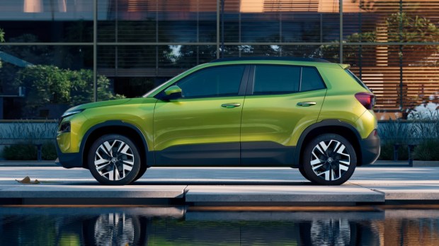 Skoda Kylaq side