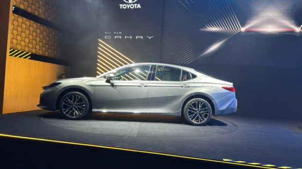 Toyota Camry side