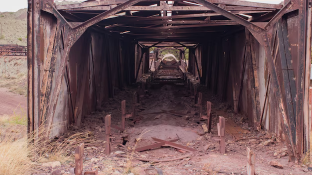 Tunnel collapse