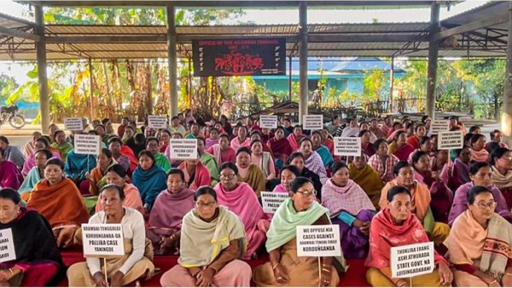 Manipur: Govt extends internet suspension till December 5, public transport resumes under tight security