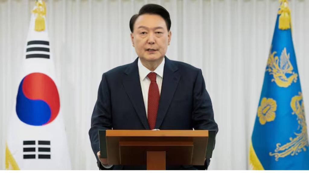 South Korean investigators request that impeached president appear for questioning over martial law