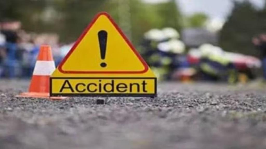 Chhattisgarh: 6 persons killed, 7 injured as SUV rams into truck in Balod district