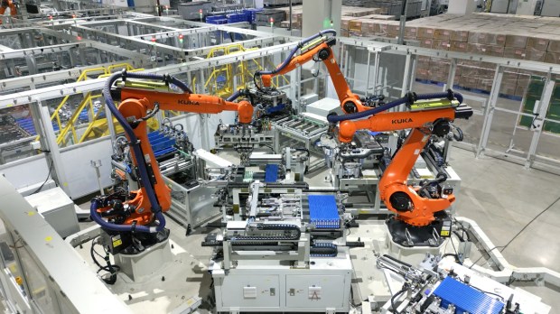 Mahindra battery assembly