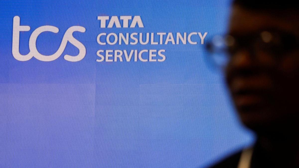 TCS defers employee salary hike for 2025, confirms CHRO Industry News