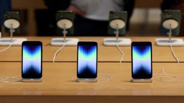 iPhone, Canalys, Apple, Pegatron, smartphone, technology, tech, phones