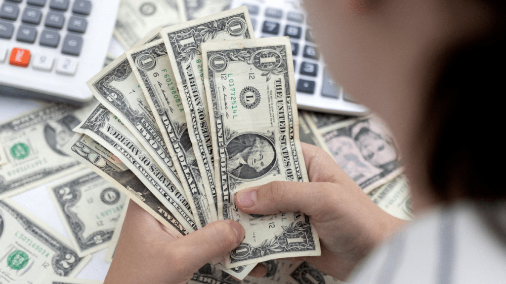 India’s forex reserves rise by $305 million to $654.27 billion