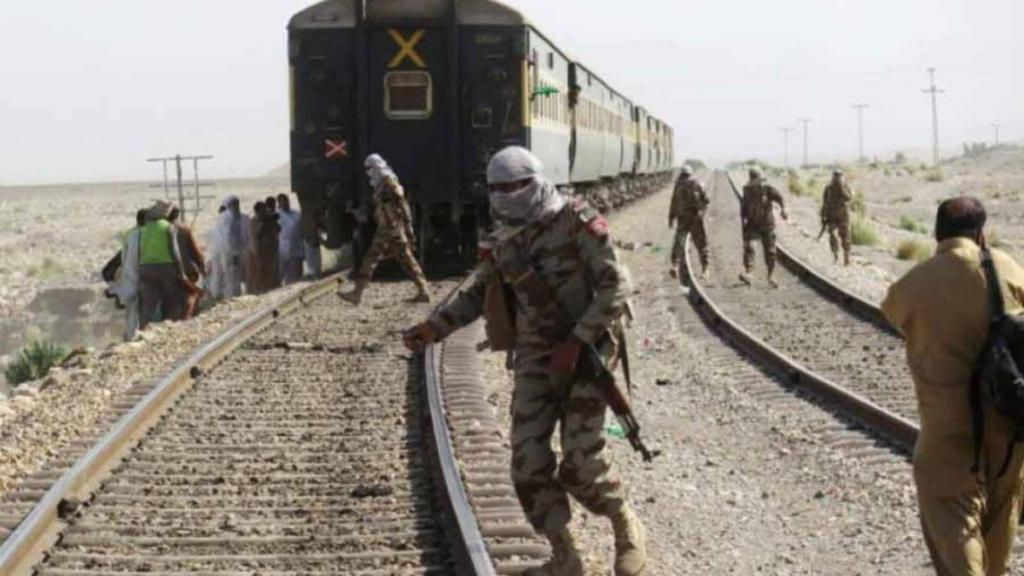 pakistan train hijack, pakistan passenger train, train to pakistan, world news